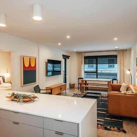 Tally Ho By Revelstoke Vacations ภายนอก รูปภาพ
