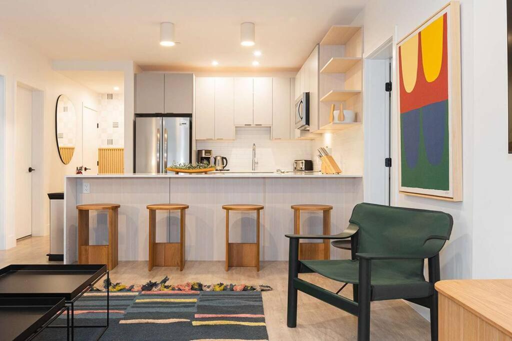 Tally Ho By Revelstoke Vacations ภายนอก รูปภาพ