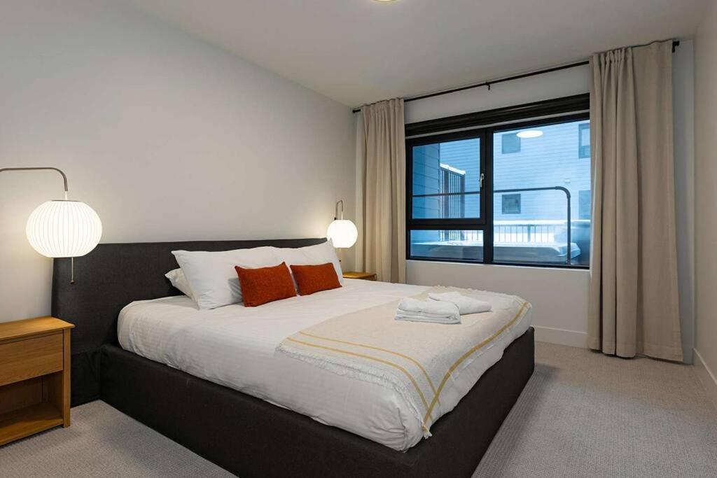Tally Ho By Revelstoke Vacations ภายนอก รูปภาพ