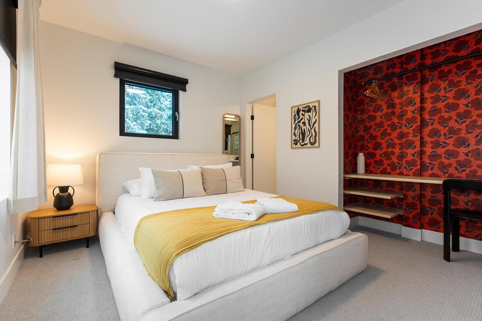 Tally Ho By Revelstoke Vacations ภายนอก รูปภาพ