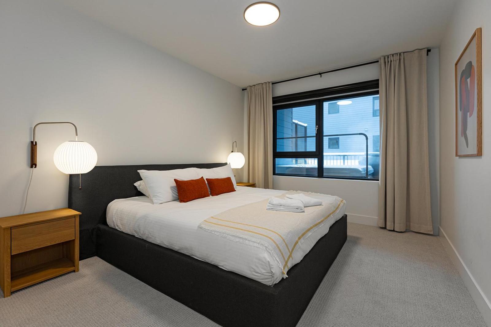 Tally Ho By Revelstoke Vacations ภายนอก รูปภาพ