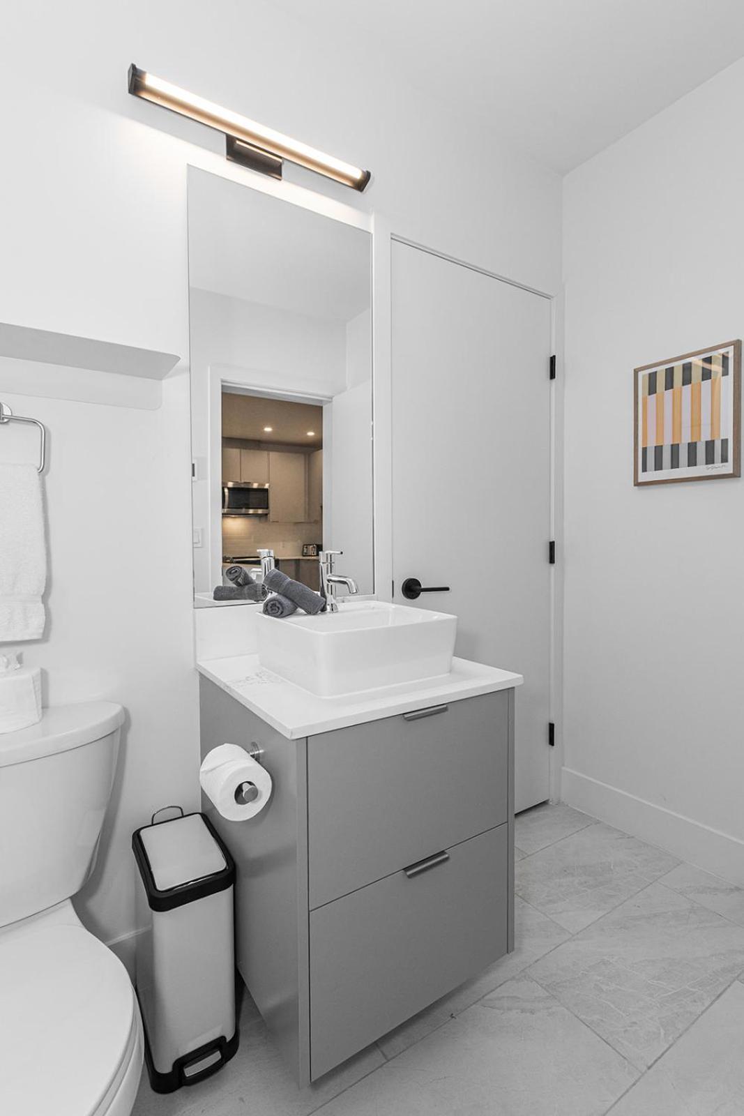 Tally Ho By Revelstoke Vacations ภายนอก รูปภาพ
