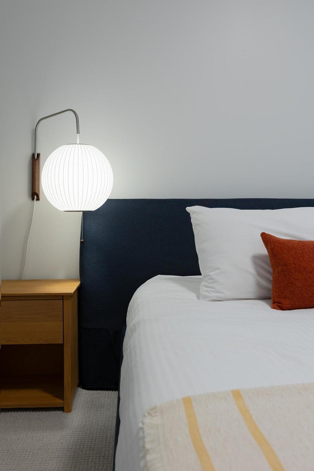 Tally Ho By Revelstoke Vacations ภายนอก รูปภาพ
