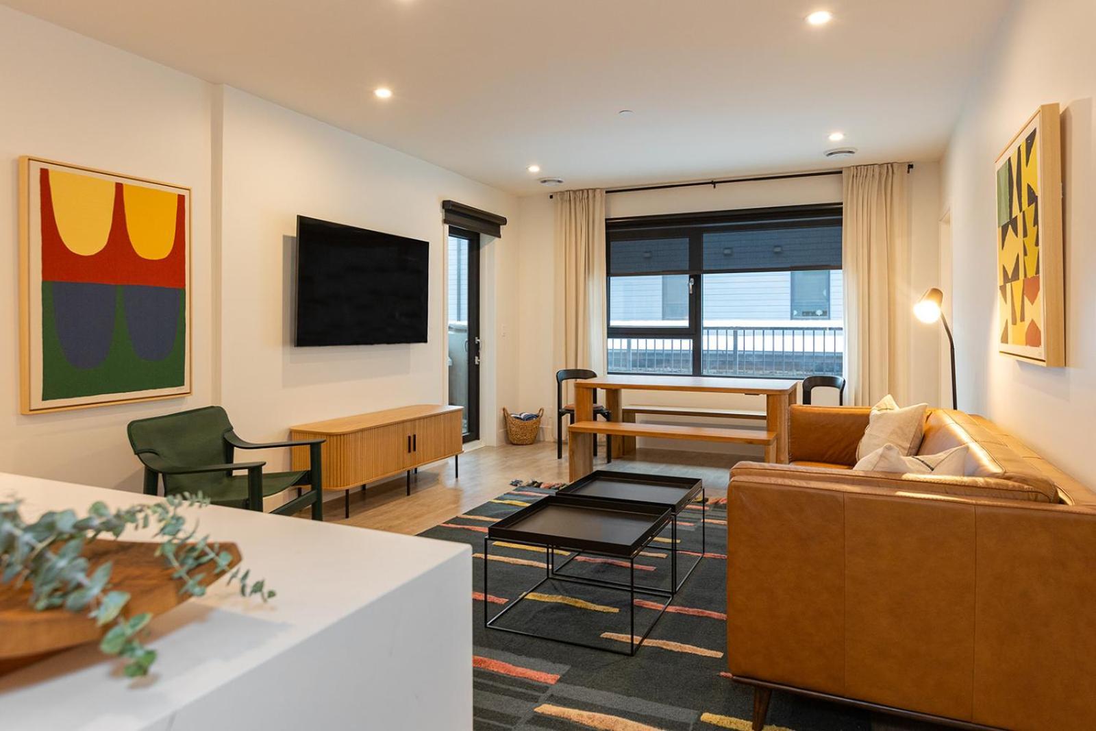 Tally Ho By Revelstoke Vacations ภายนอก รูปภาพ